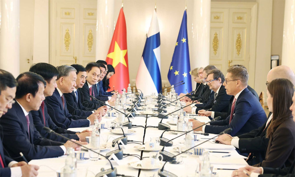 Vietnamese Party General Secretary holds talks with Finnish President in Helsinki