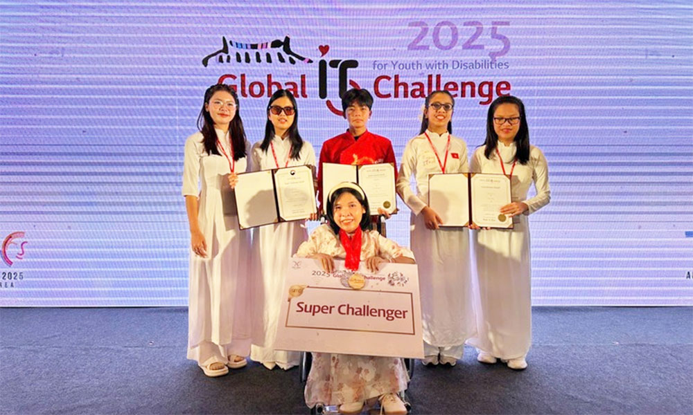 Viet Nam wins top prizes at international IT competition for people with disabilities