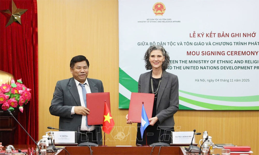 Vietnam, UNDP boost international cooperation on ethnic affairs