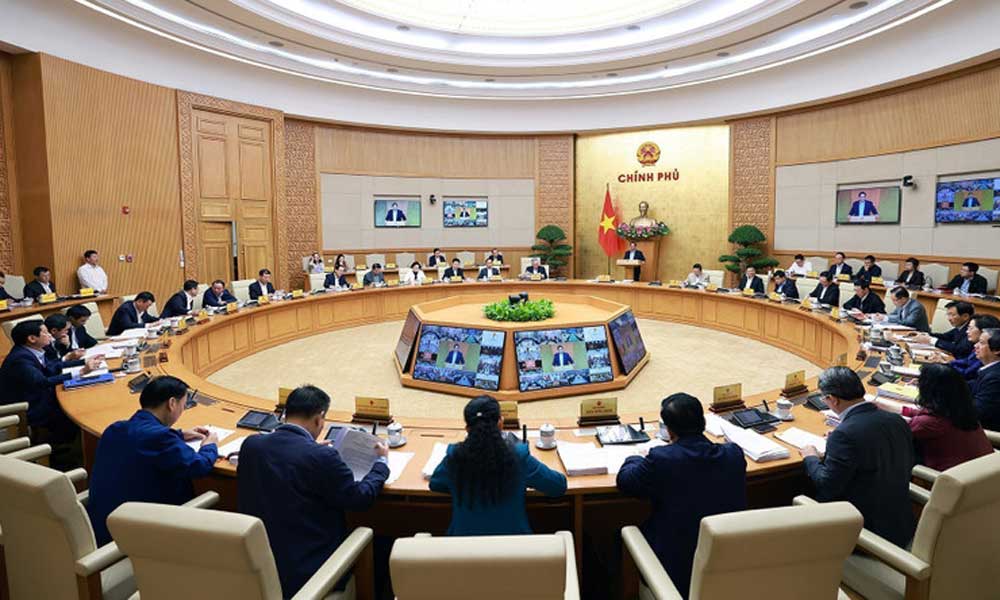 Prime Minister chairs regular government meeting connected with 34 provinces and cities