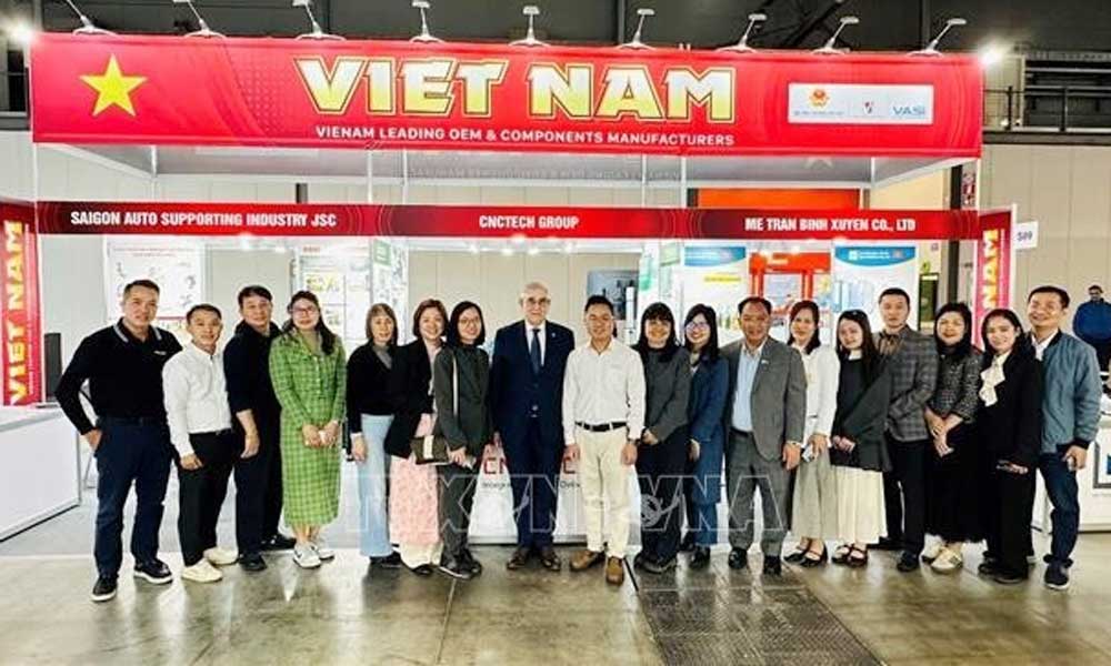 Vietnam shines at int'l two-wheeler exhibition EICMA Milan 2025