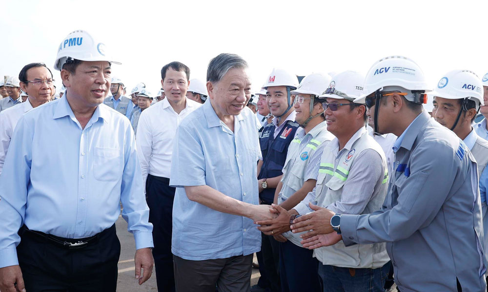 Long Thanh int’l airport must serve as smart aviation infrastructure model: Party chief