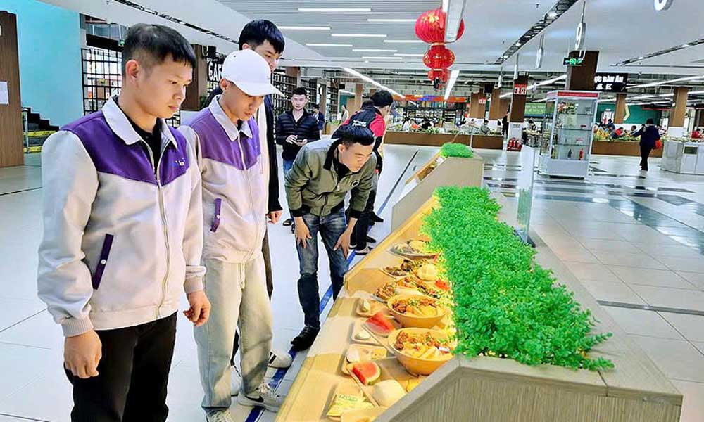 Luxshare ICT invests in modern, spacious canteen facilities to care for workers