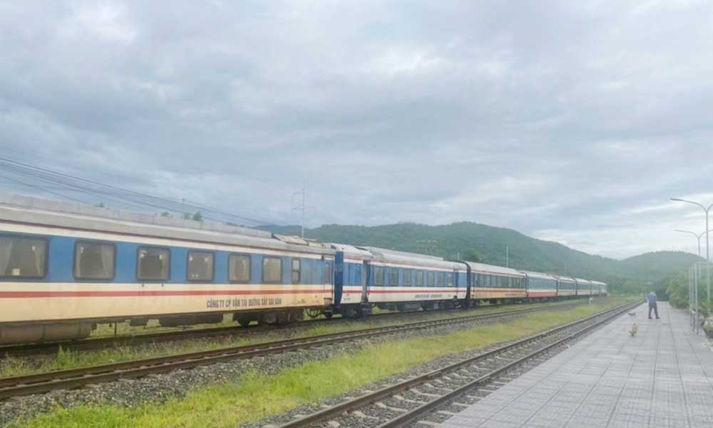 Forty-four passenger trains stop running due to flooding in central region