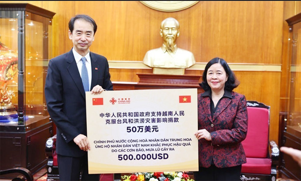 Vietnam, China strengthen solidarity, friendship