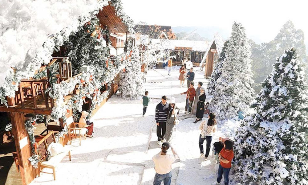 Vietnam's tourism sector ramps up for Christmas, New Year peak season