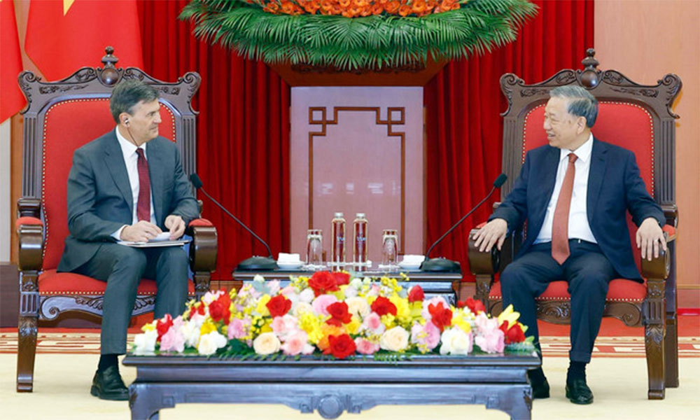 Party chief receives Russian Presidential Academy Rector