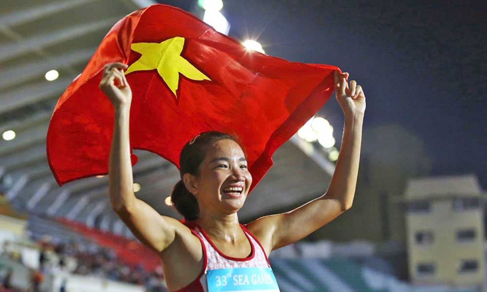 Bac Ninh star runner adds one in six more golds for Vietnam on SEA Games' fourth day