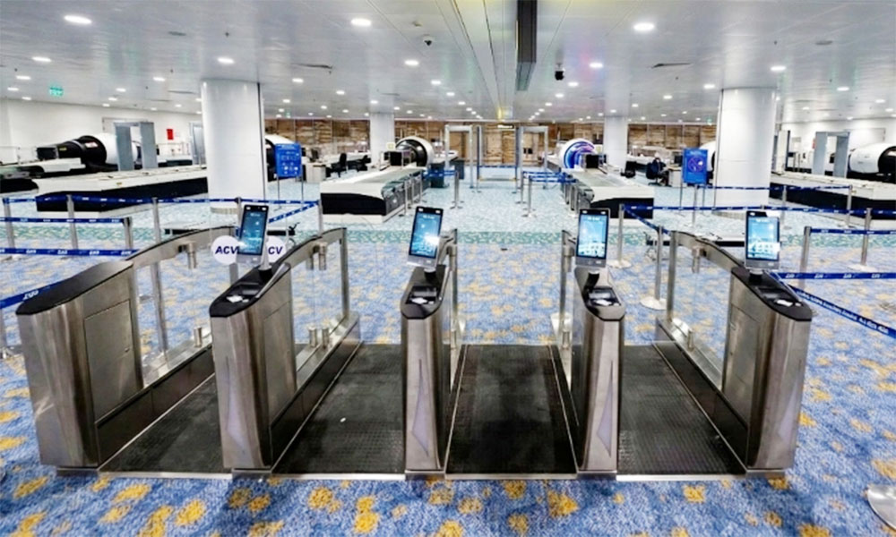 Hanoi's Noi Bai Airport cuts security checks at international terminal to 3 seconds with facial recognition