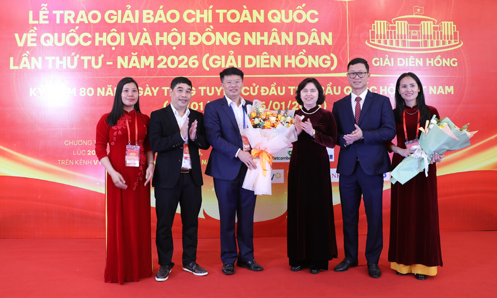 Bac Ninh awarded B and C prizes at Fourth Dien Hong Awards
