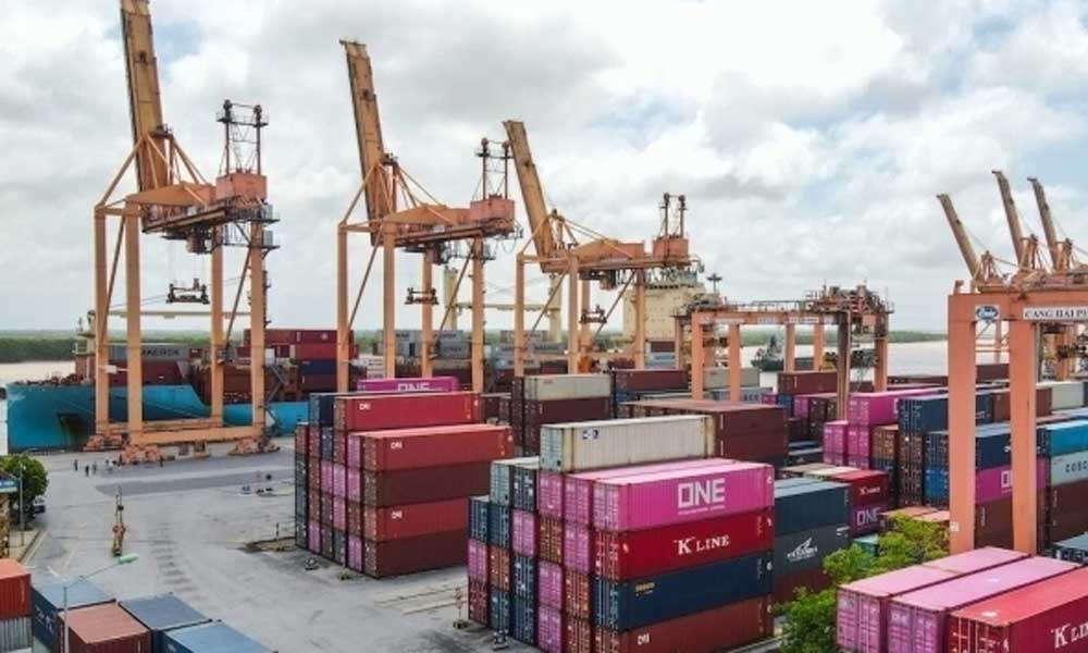 Vietnam’s trade turnover hits record $920B