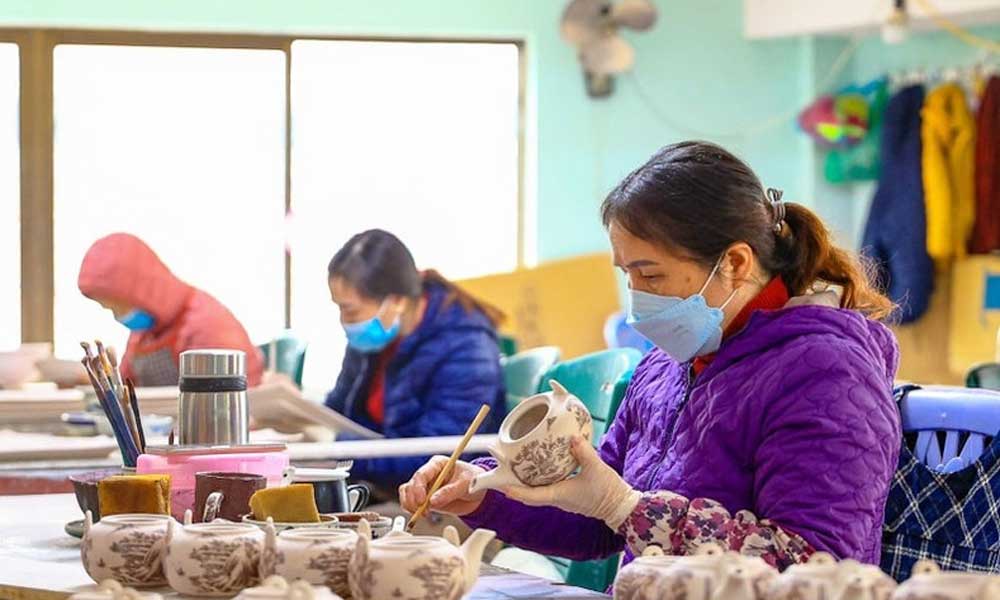 Hanoi craft villages bustle as Lunar New Year approaches