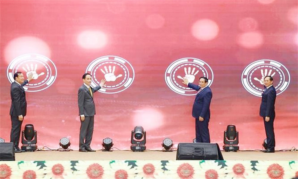 PM urges advancing comprehensive diplomatic strategy to new level