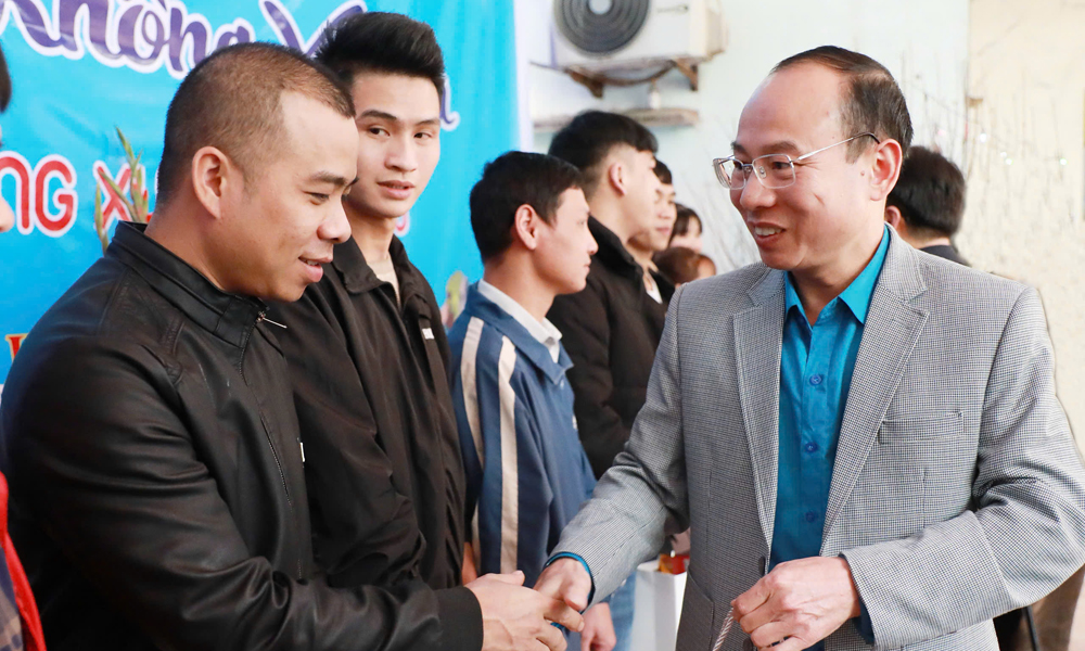 Warm Tet for migrant workers far from home