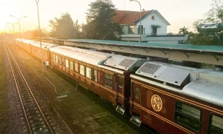 Du lịch xuyên Việt bằng tàu hỏa hạng sang SJourney lên báo Pháp
