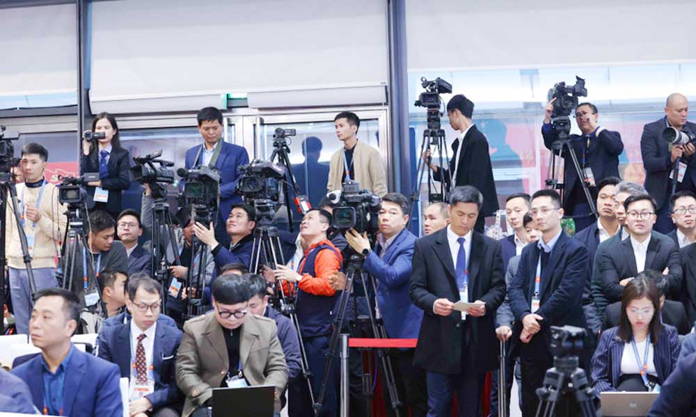 Int’l friends show confidence in Vietnam’s steady development in new era