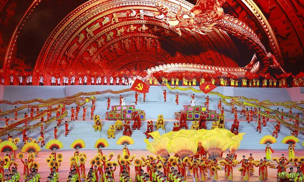 Special music shows celebrate success of 14th National Party Congress