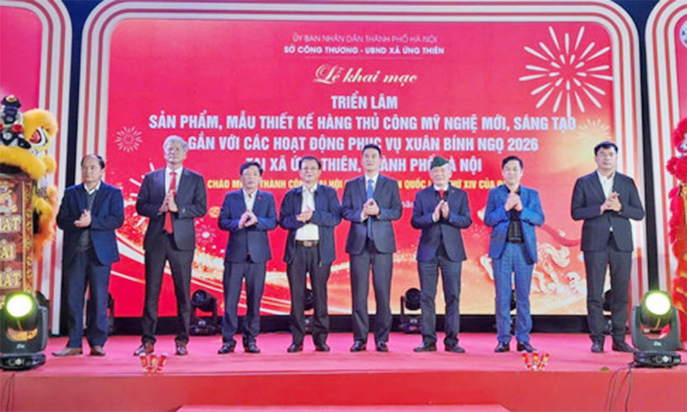 Hanoi opens exhibition showcasing innovative handicraft products