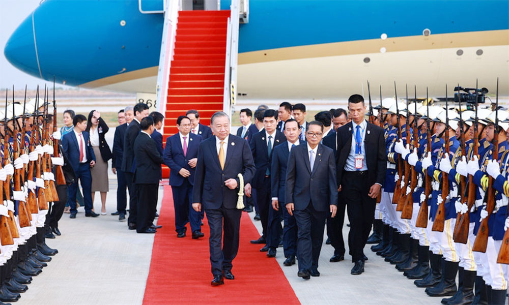 Party General Secretary begins state visit to Cambodia