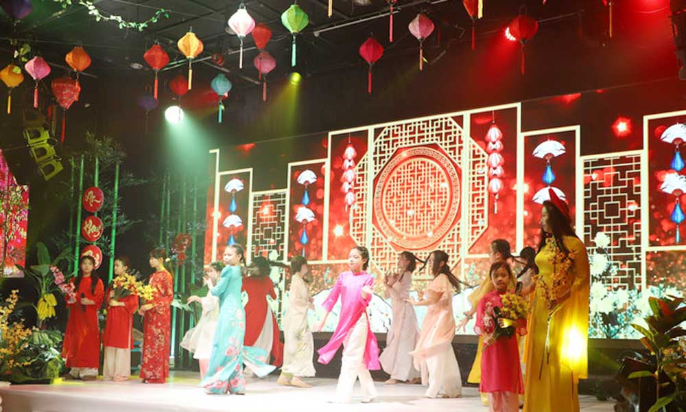 Tet celebrations among overseas Vietnamese strengthen community bonds, promote cultural exchanges