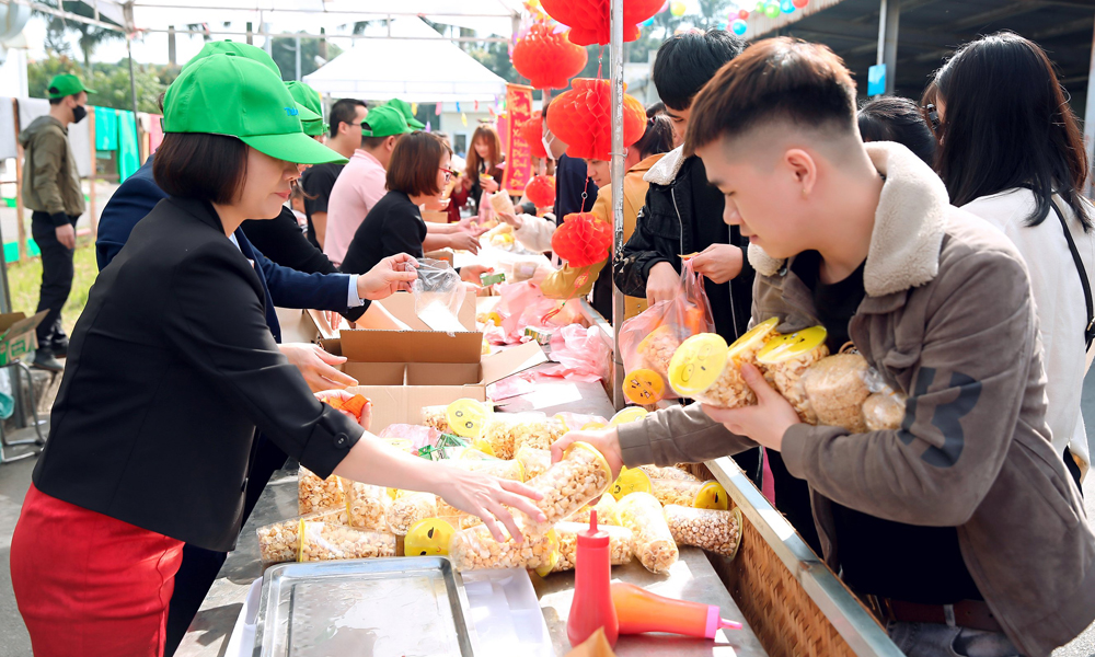 Bac Ninh firms step up efforts to retain workers 