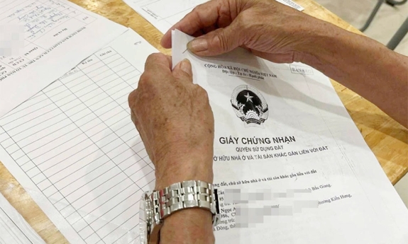 Sổ đỏ 'điện tử' trên VNeID có hiệu lực