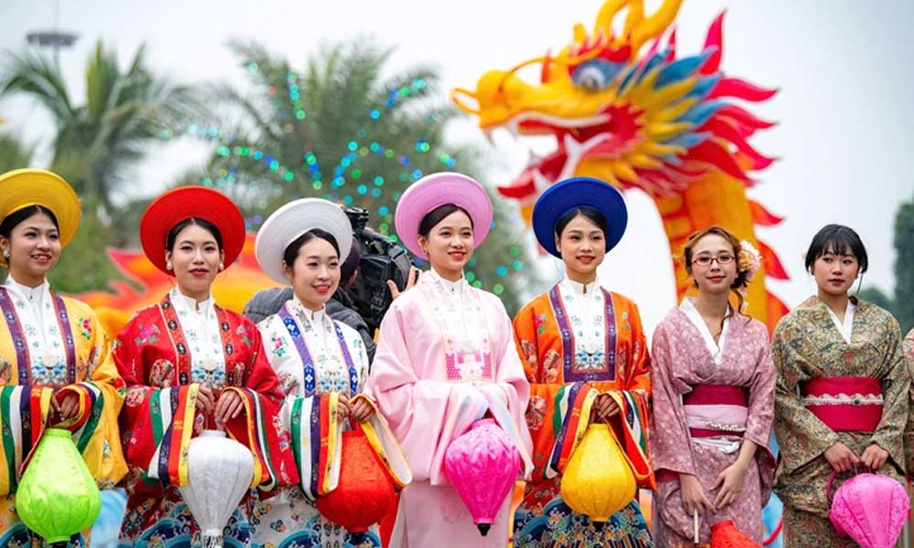 Weekly weather forecast from Monday to Sunday