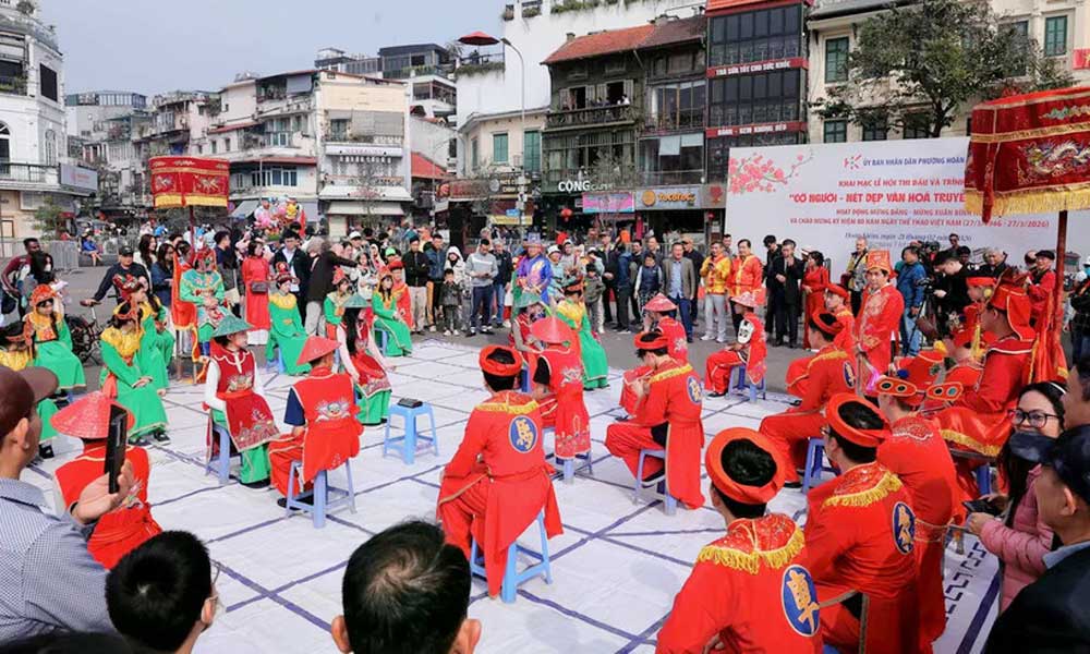 Human chess – A traditional Vietnamese cultural beauty festival opens in Hanoi