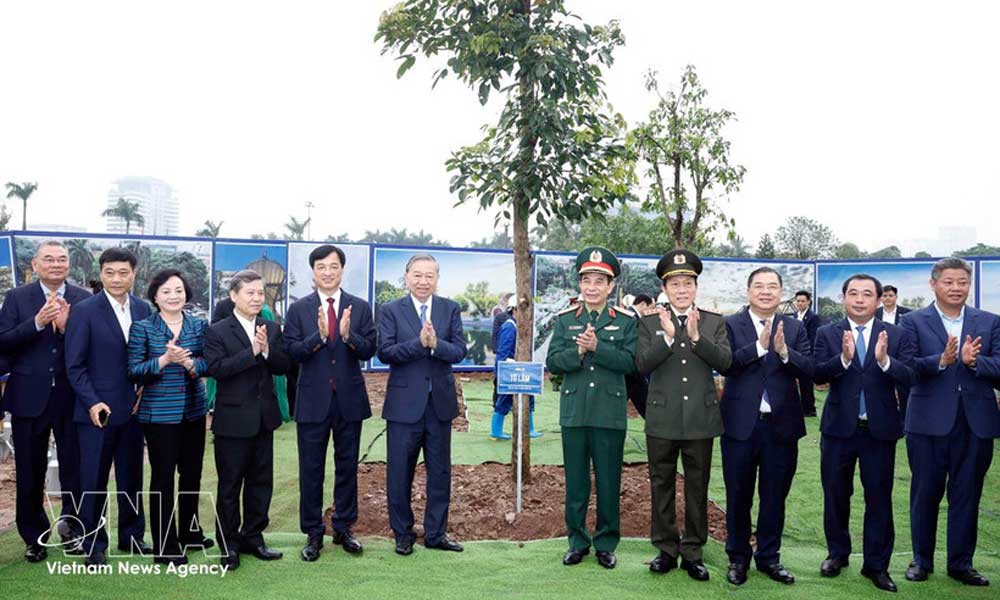 Party leader attends launch of tree planting festival in Hanoi