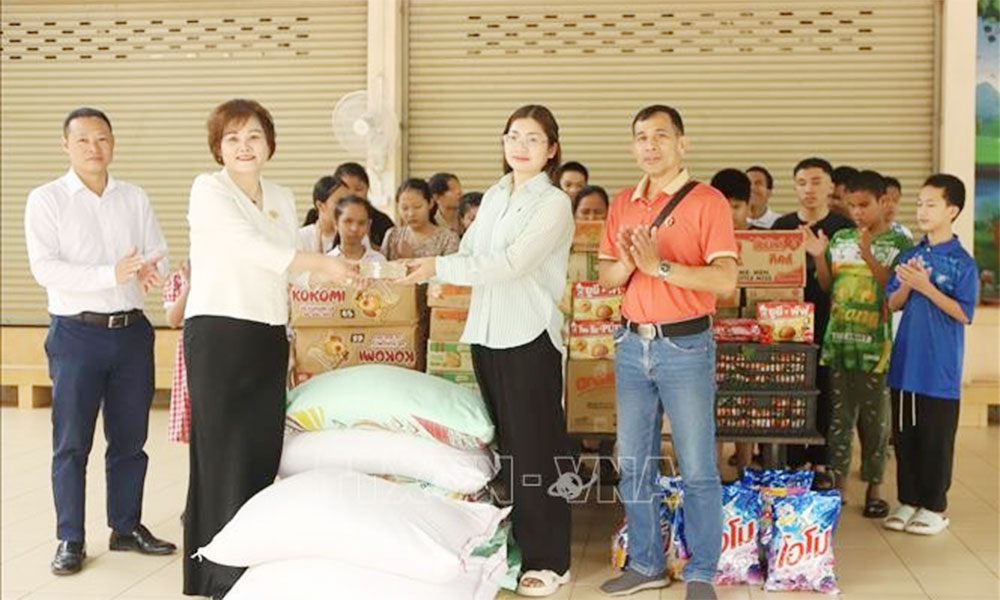 Vietnamese businesses in Laos promote social welfare initiatives