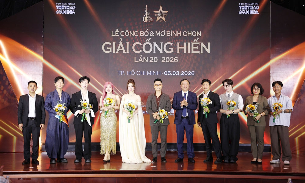 Soobin, Hoa Minzy become first ambassador duo of 20th Devotion Awards