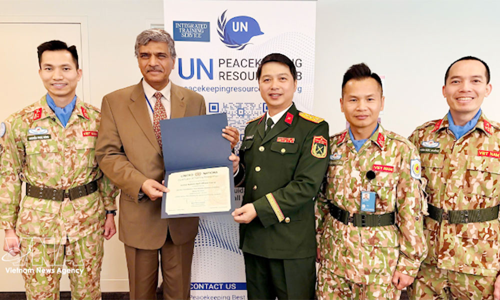 Vietnam’s first peacekeeping training course gains UN certification