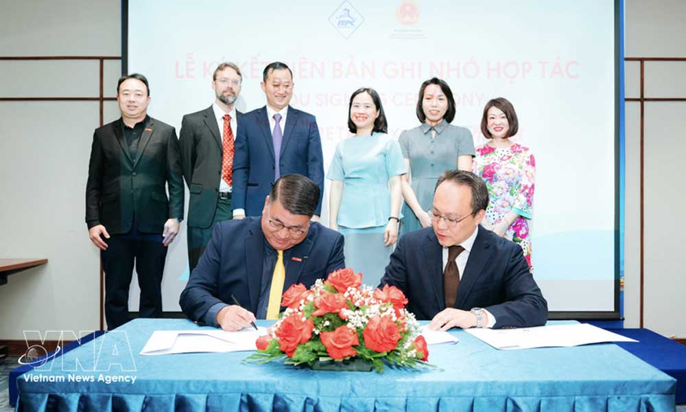 Vietnamese firms step up cooperation with international distribution chains