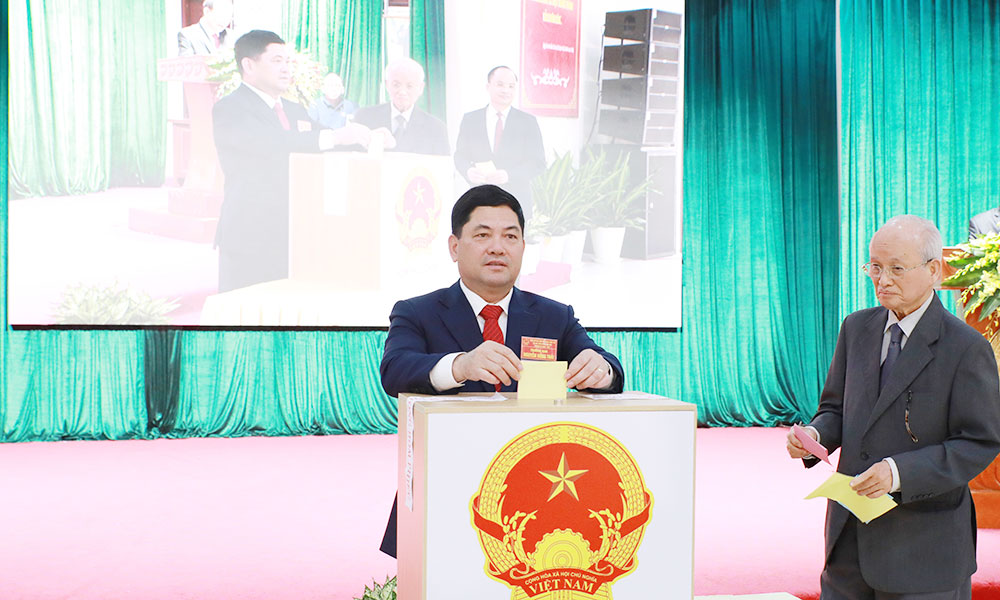 Vibrant atmosphere on election day in Bac Ninh