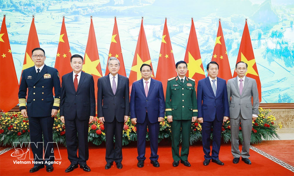 Vietnam places top priority on ties with China: PM