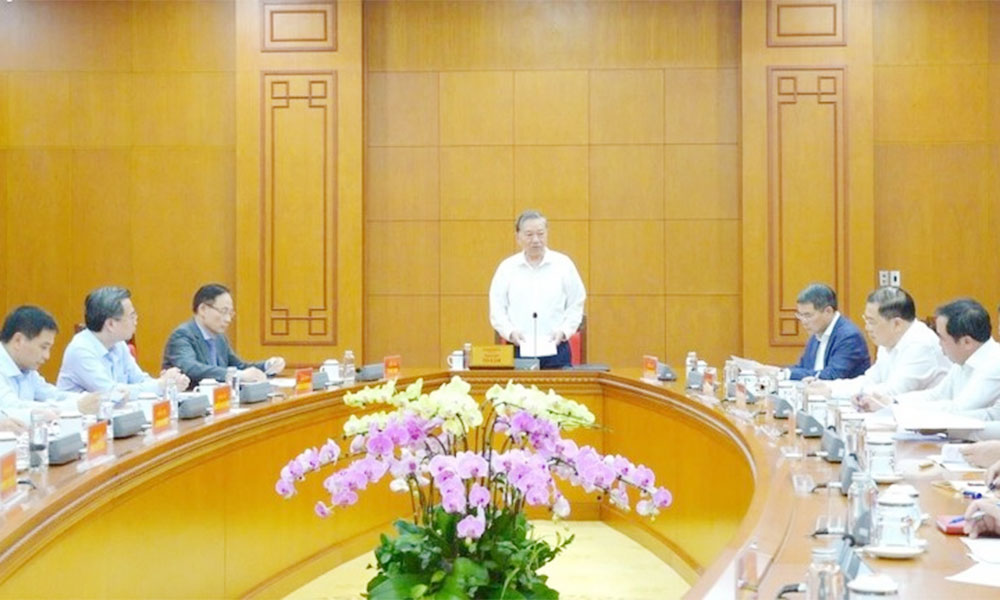 Party chief urges MoIT to map out concrete strategy to restructure national economy