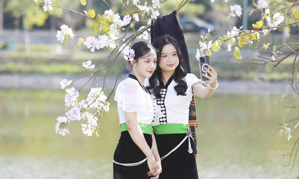 Vietnamese travellers favour nearby overseas trips, unique experiences for April 30 holiday