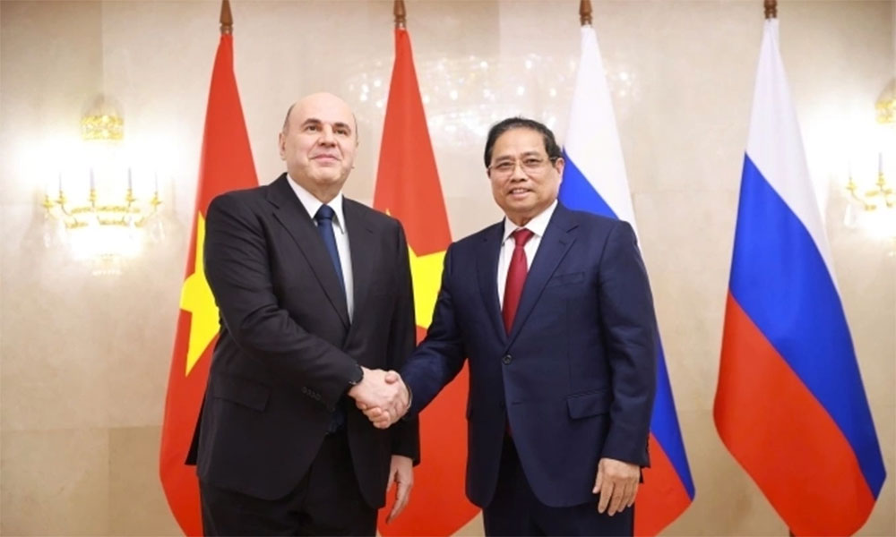 Vietnamese, Russian PMs hold talks, witness signing of nuclear power agreement
