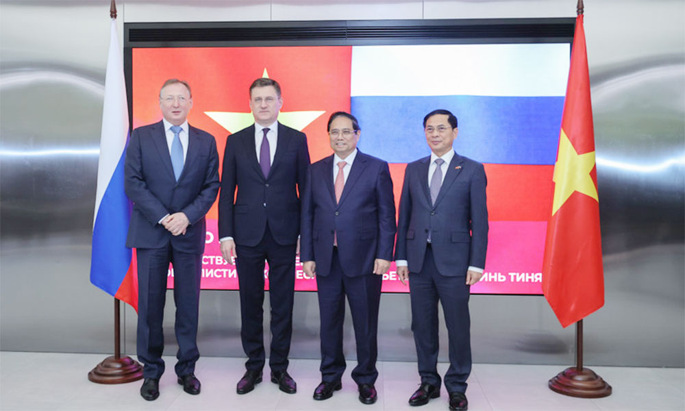 Prime Minister visits, works with Vietnam’s leading oil and gas partner in Russia