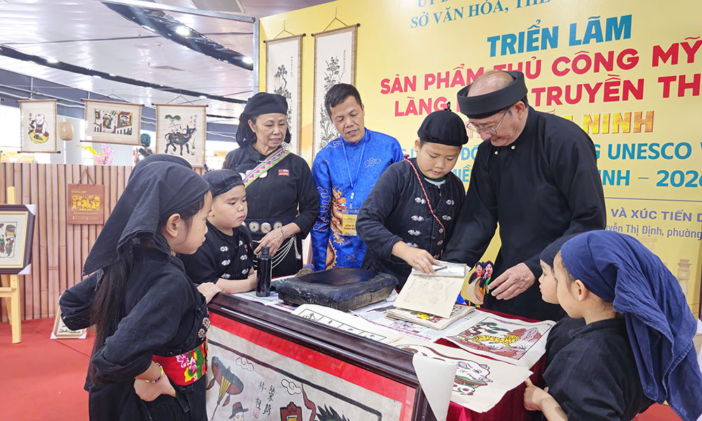 Traditional craft excellence showcased at Bac Ninh handicraft exhibition