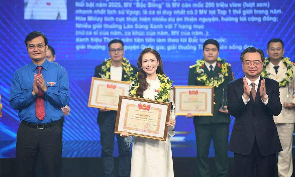 Bac Ninh's singer Hoa Minzy honored as Vietnamese Outstanding Young Faces of 2025 