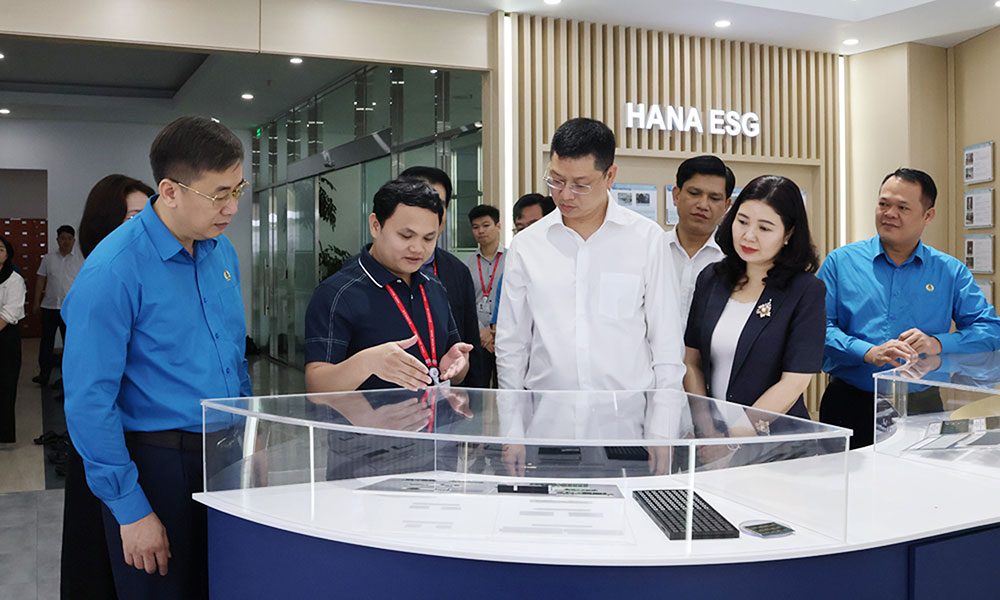 Bac Ninh pledges continued support for businesses and workers