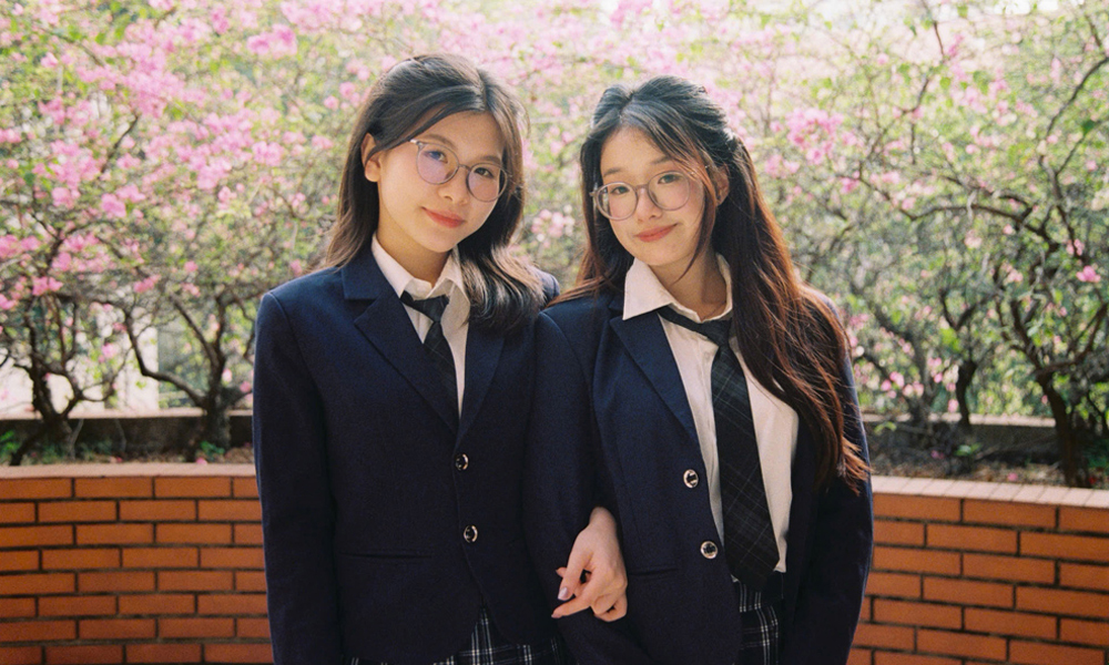 Two classmates from Bac Ninh win US scholarships