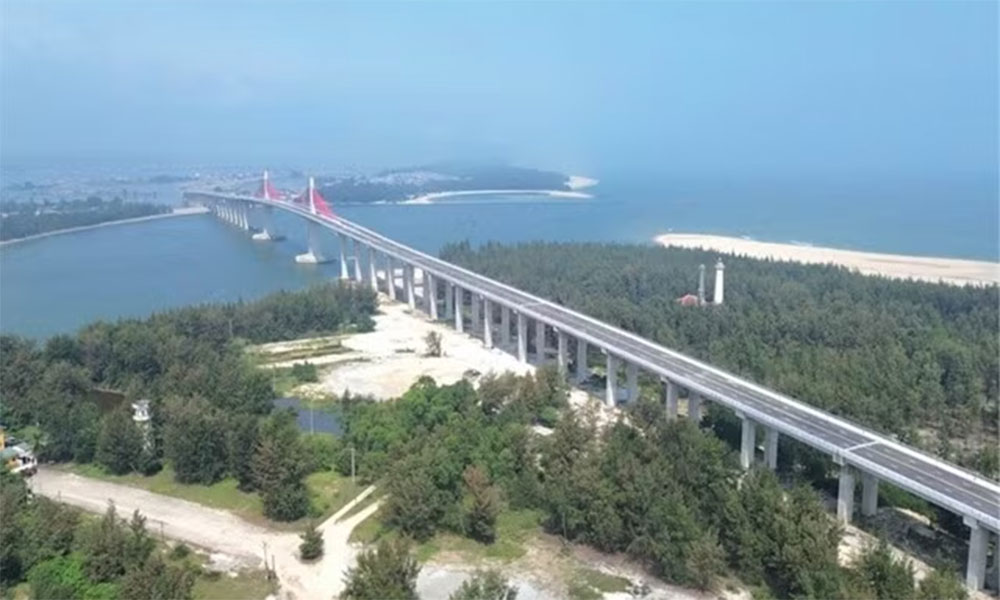 Tourism hub to open first sea-crossing bridge