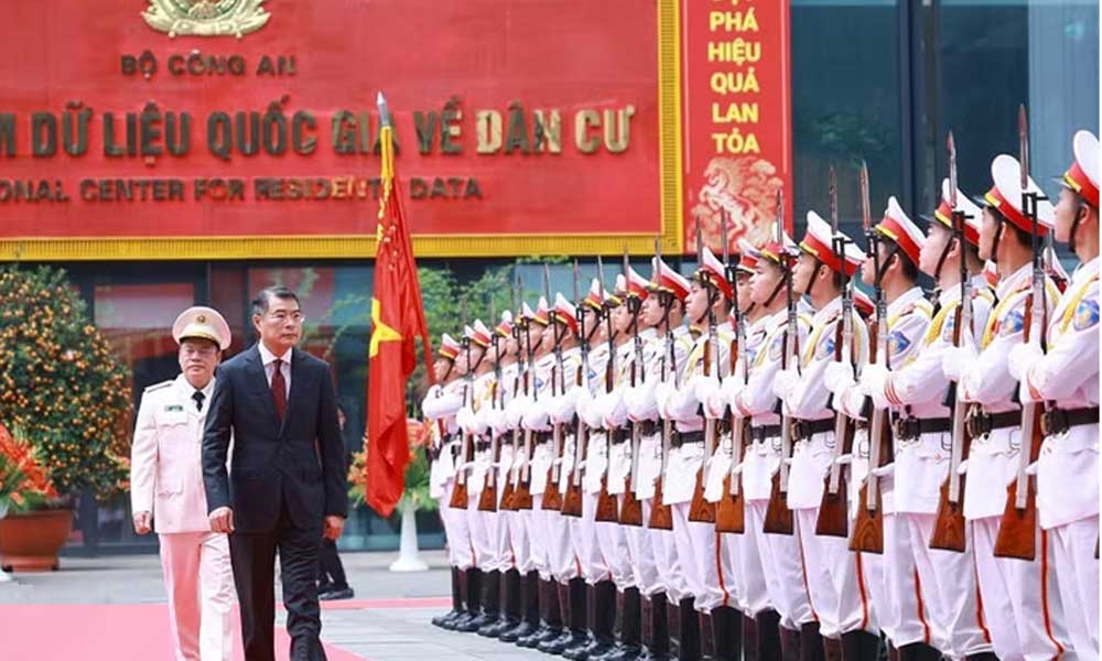 PM urges development of service-oriented administration