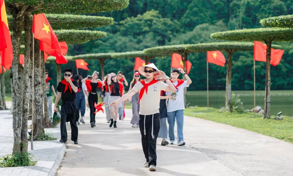 Vietnam’s tourism defies fuel price shock with record Q1 “hat-trick”