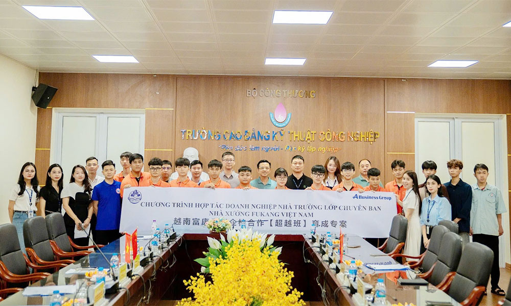 Industrial Technical College, Fukang Technology launch advanced management and technical training programme