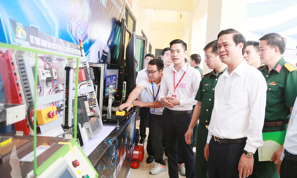 Vocational college links schools, parents and businesses to boost skilled workforce