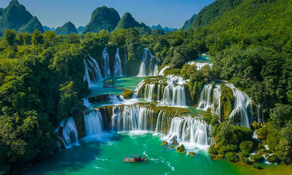 Vietnam, China step up cooperation in AI training, applications for cross-border tourism