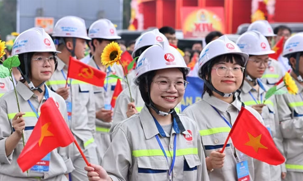 Hanoi parade honours workers ahead of International Labour Day